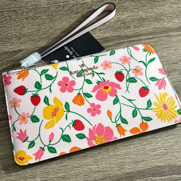 Kate Spade Wristlet Strawberry floral print NWT - Picture 5 of 7